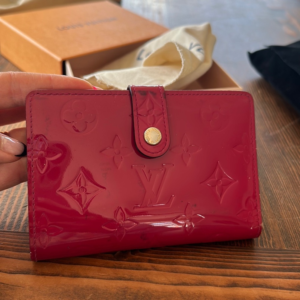 Shiny magenta LV wallet